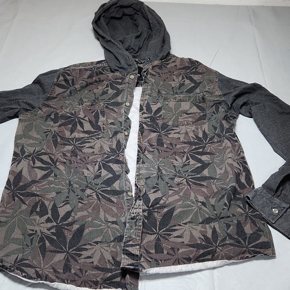 Urban Heritage Button-Up Hoodie